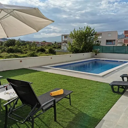 Holiday home Holiday J&d *